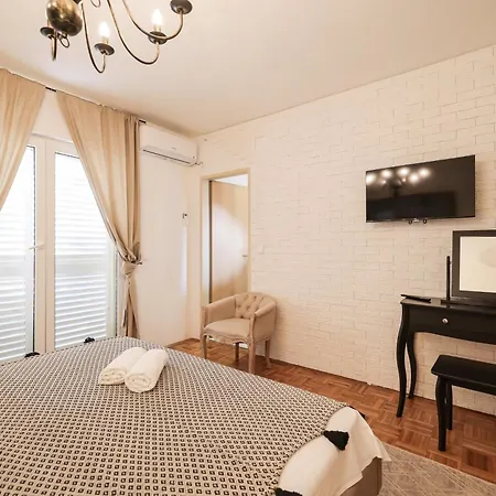 Della Biograd Na Moru