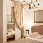 Della Apartment *
