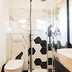 Della Apartment