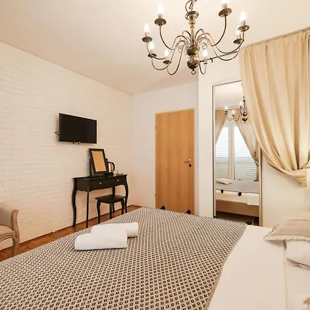 Della Apartment